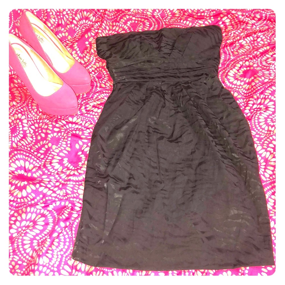 Black strapless party dress with pockets